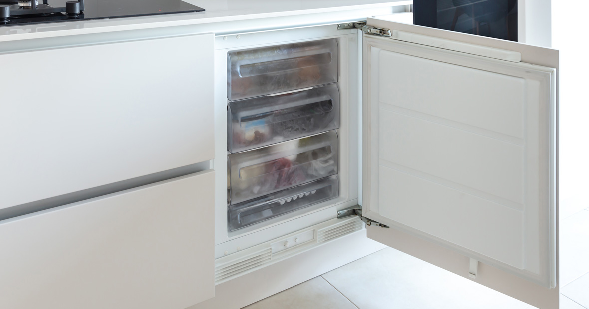 les-fonctionnalites-essentielles-a-considerer-lors-de-l-achat-d-un-congelateur-armoire